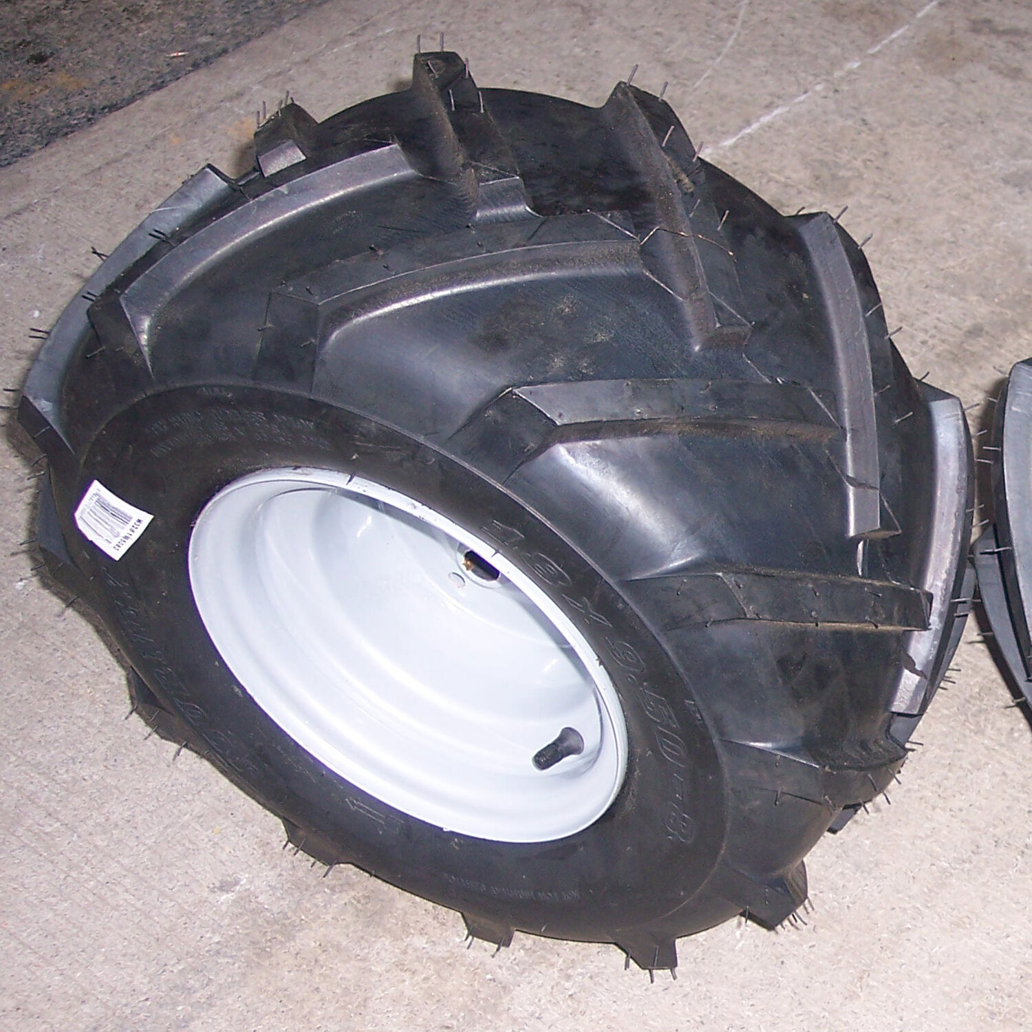 MTD kola se šípovým vzorem 18 x 9,5